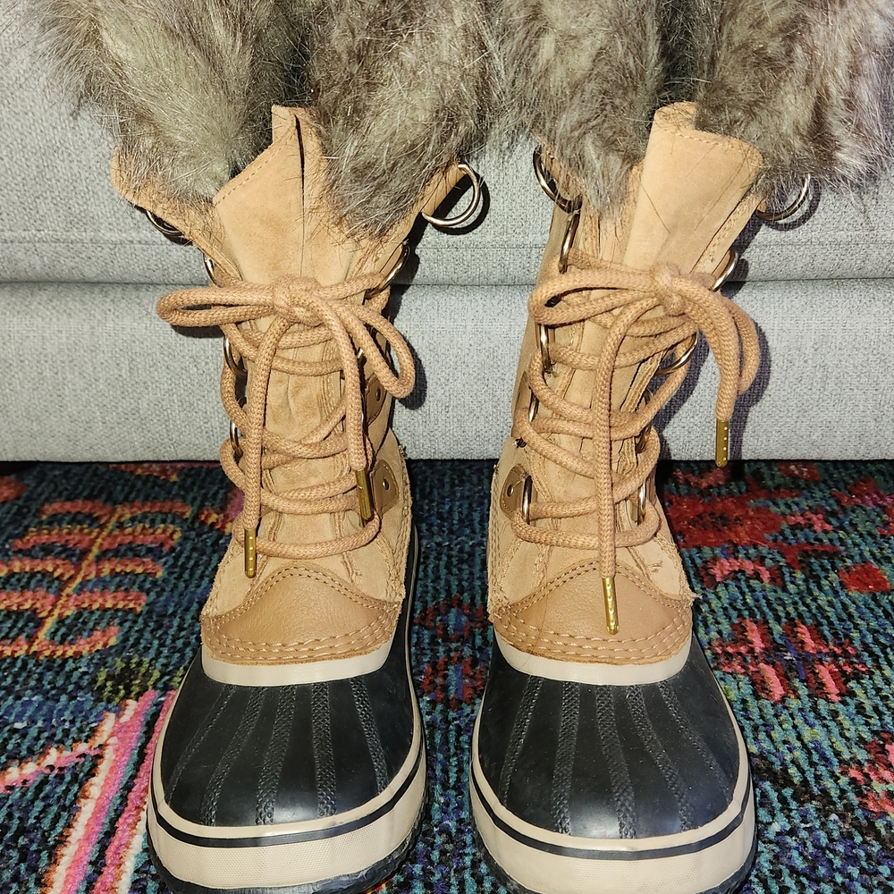 Sorel Tan and Black Winter Boots with Faux Fur